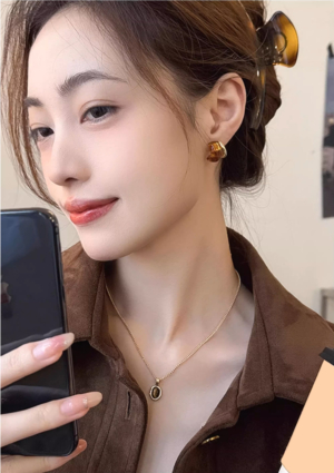 英倫風琥珀色高級復古感美拉德耳環